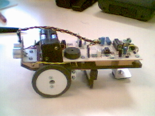 RobotServo2.jpg (58743 octets)