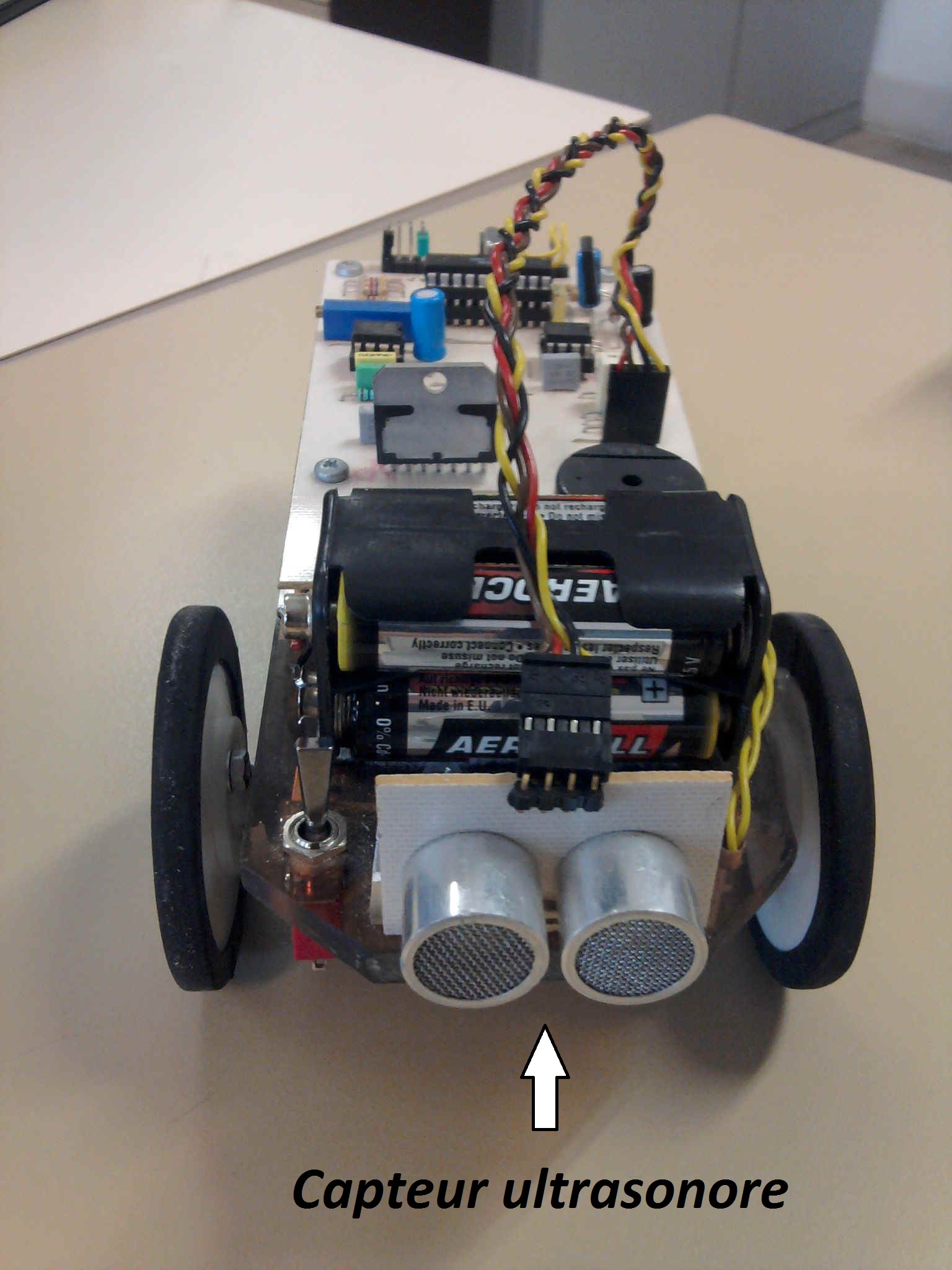 robotus_avant2.jpg (305085 octets)